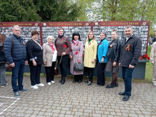 открытие мемориального стенда «Бессмертный полк» - фото - 3